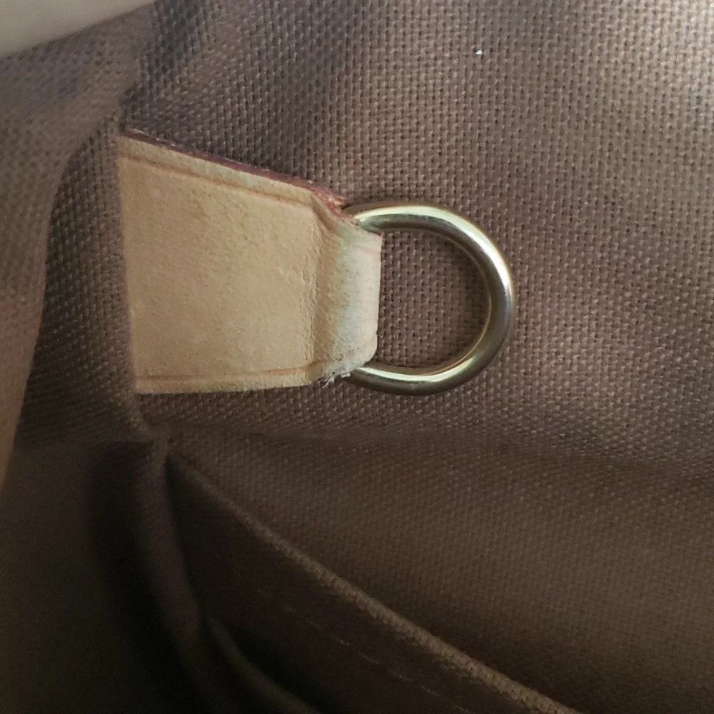 Louis Vuitton Monogram Canvas Crossbody Messenger in Brown/Gold